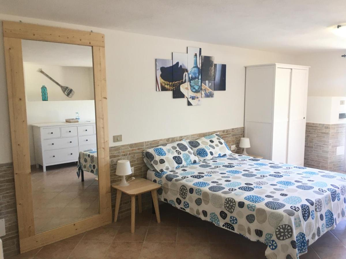 B&B Tavolara Puntaldia Eksteriør bilde